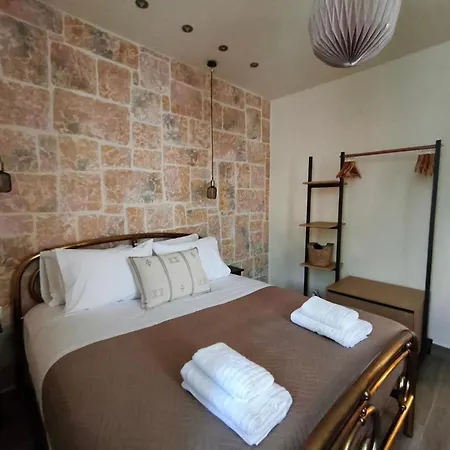 Holiday home Patrelaki Stone Chania With Private Yard