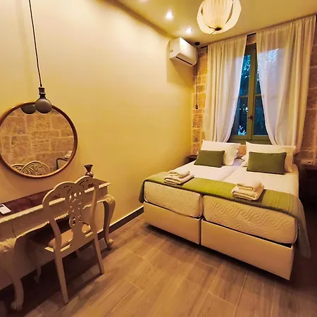 Patrelaki Stone Chania With Private Yard Holiday home *